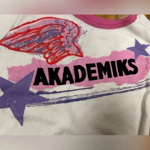 Akademiks Onesie Size  6-9M - Picture 3 of 6